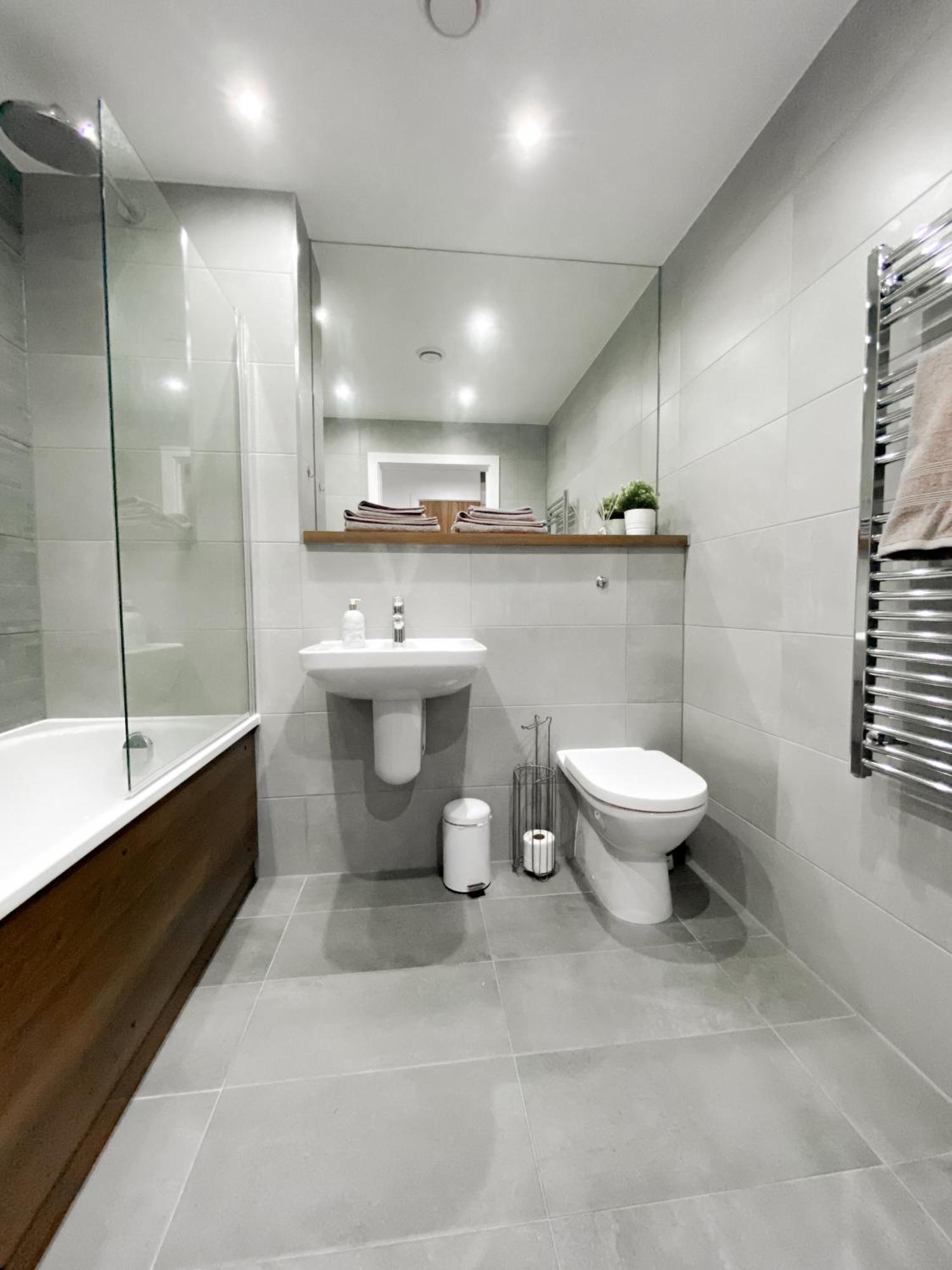 The Panda - Modern 2 Bedroom Apt In Manchester City Centre Ngoại thất bức ảnh